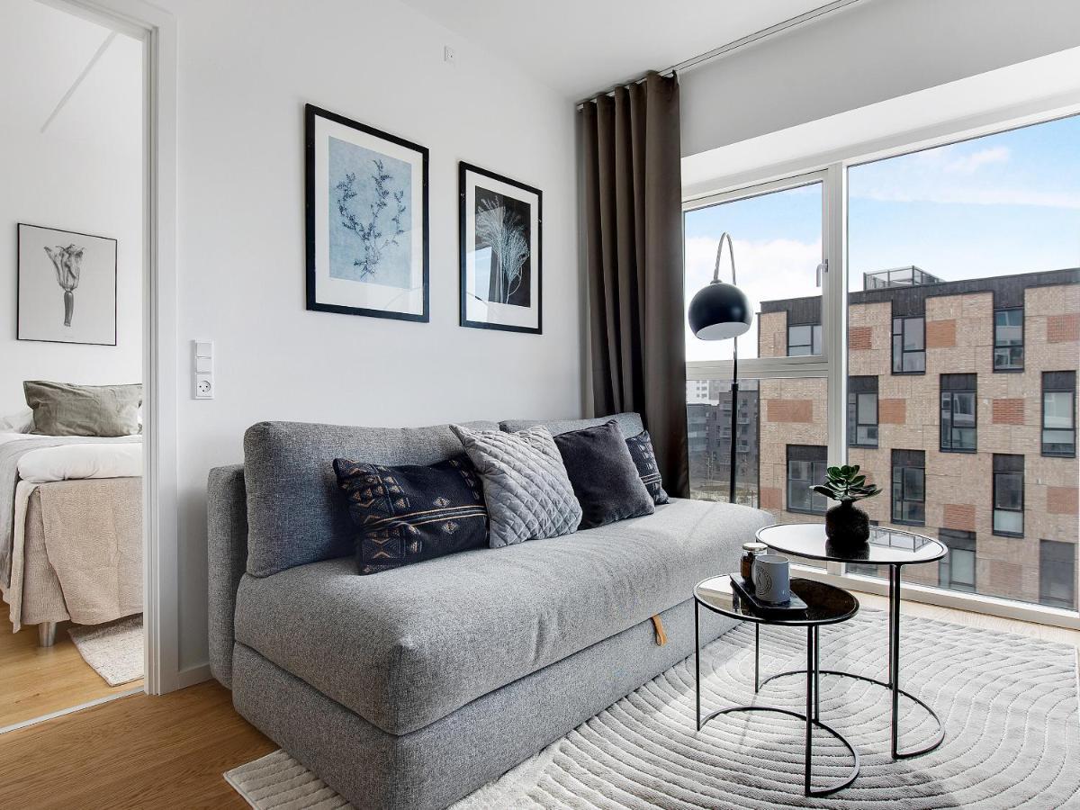 Sanders Arena - Chic Three-bedroom Close To Metro Station Appartement