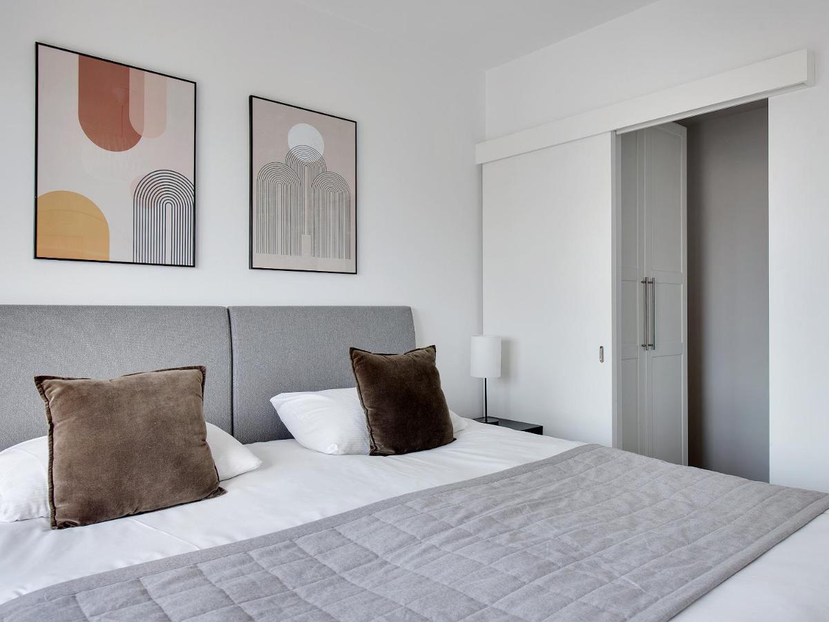 Sanders Arena - Chic Three-bedroom Close To Metro Station Appartement *