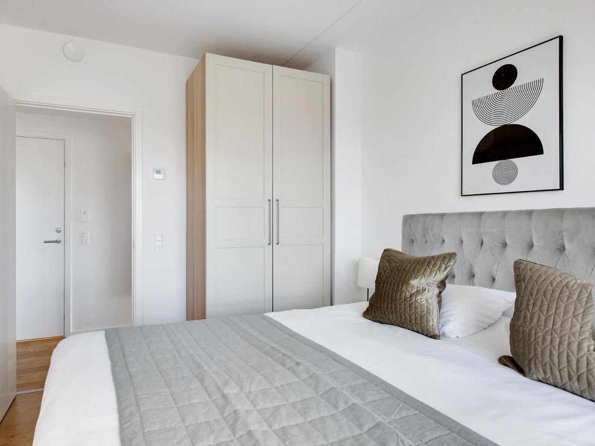 Sanders Arena - Chic Three-bedroom Close To Metro Station Appartement