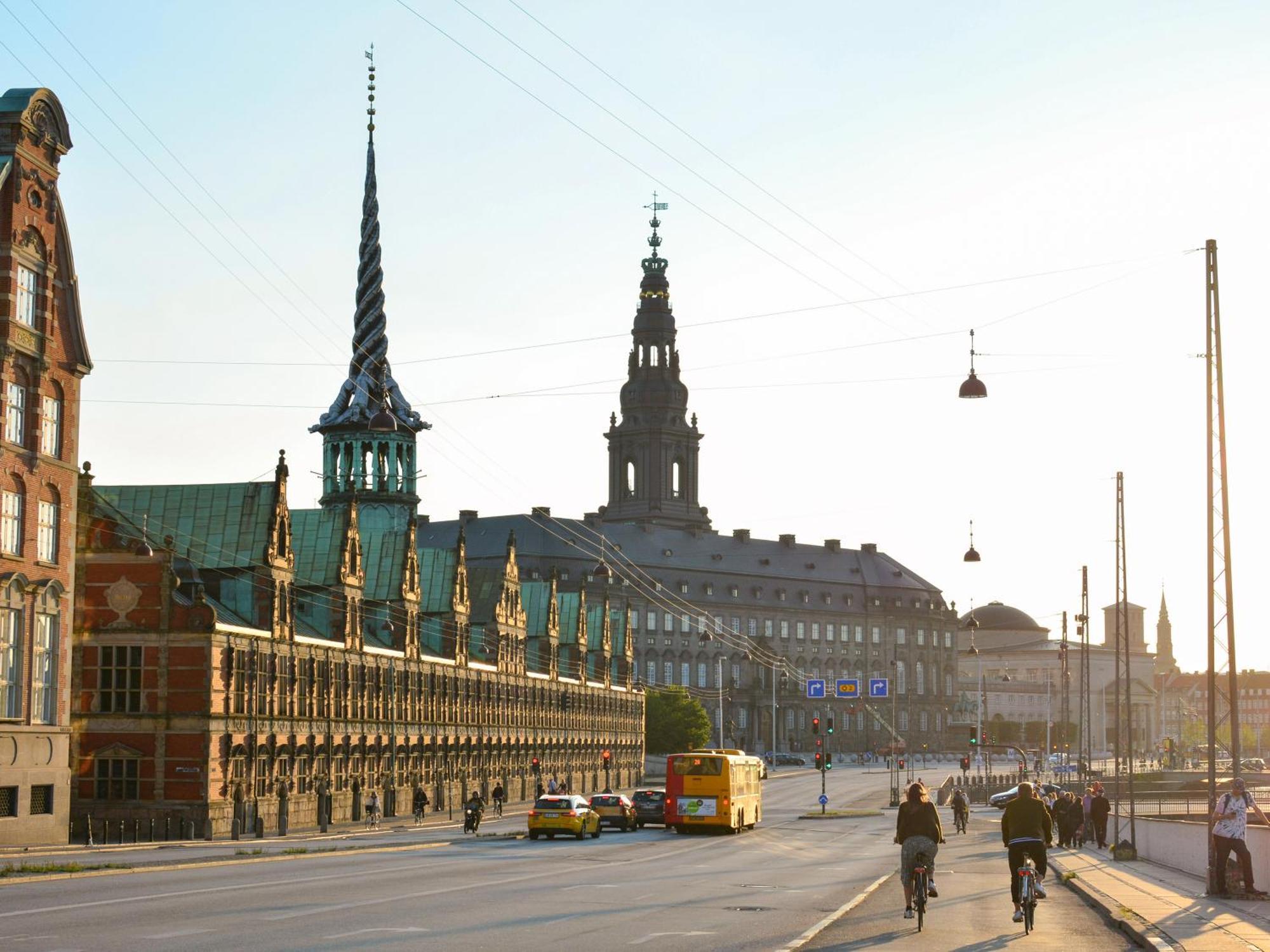 Sanders Arena - Chic Three-bedroom Close To Metro Station Apartment Kopenhagen